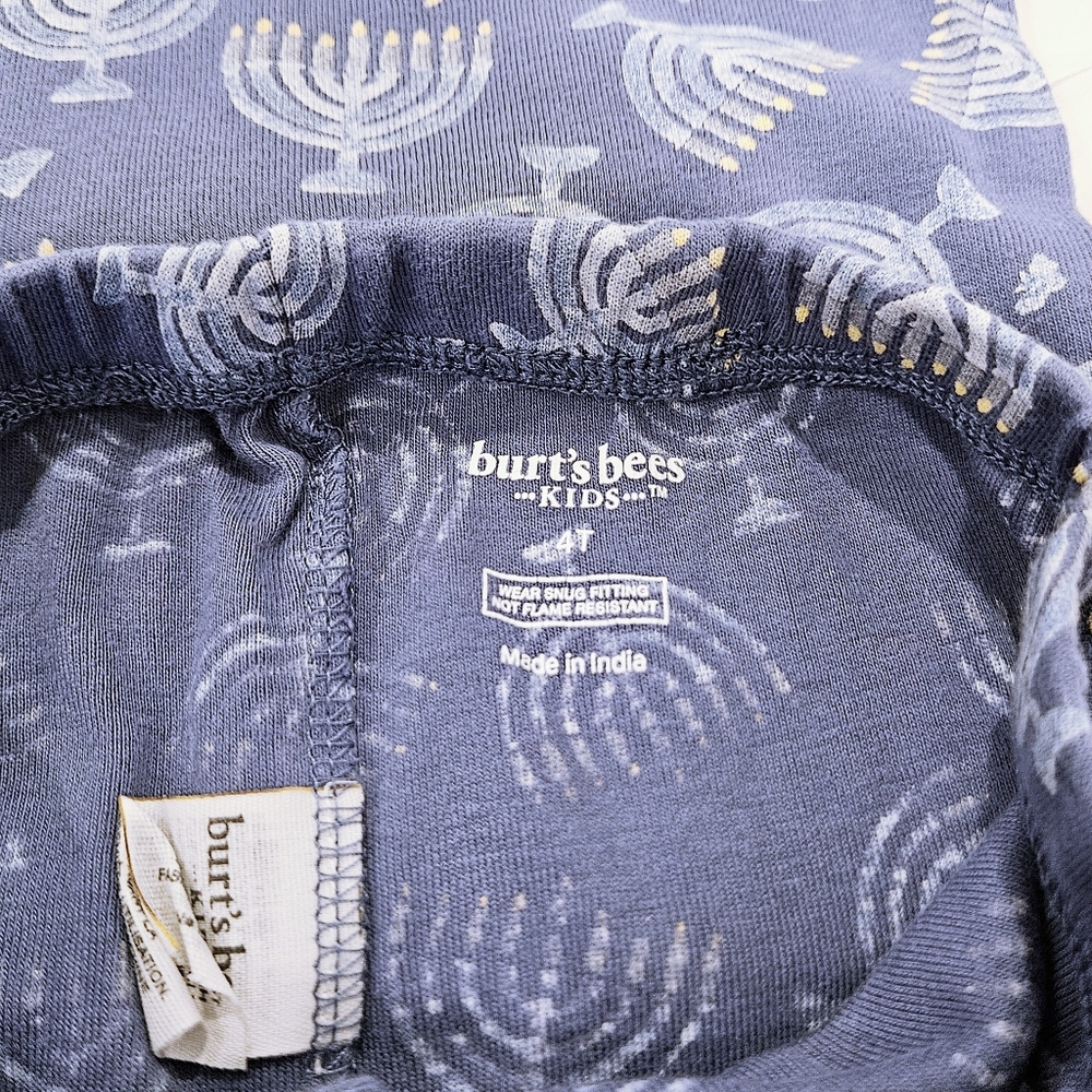 BURT'S BEES | Hanukkah Pajama Set - Picture 4 of 5
